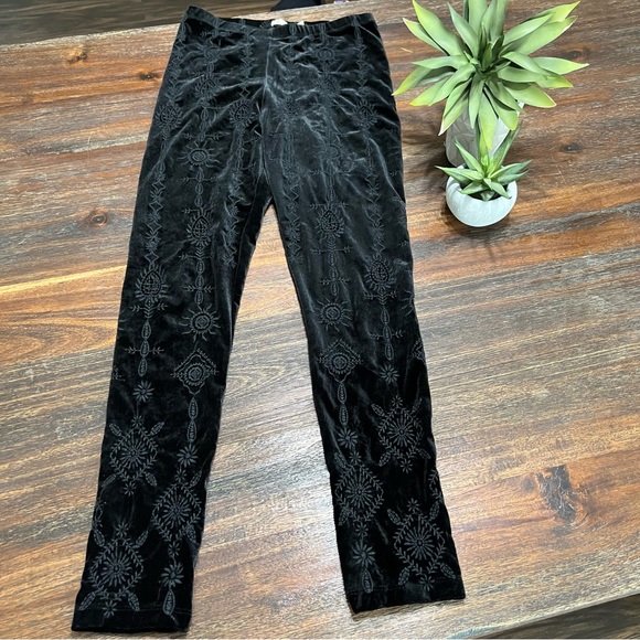 Johnny Was Althea Stretch Tonal Embroidered Velvet Legging Black XS - Picture 5 of 16